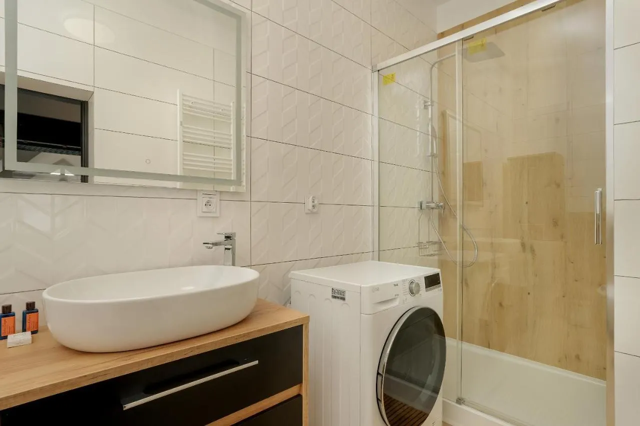 Komeda Apartment Hidden In Poznan Old Town By Noclegi Renters 0*,