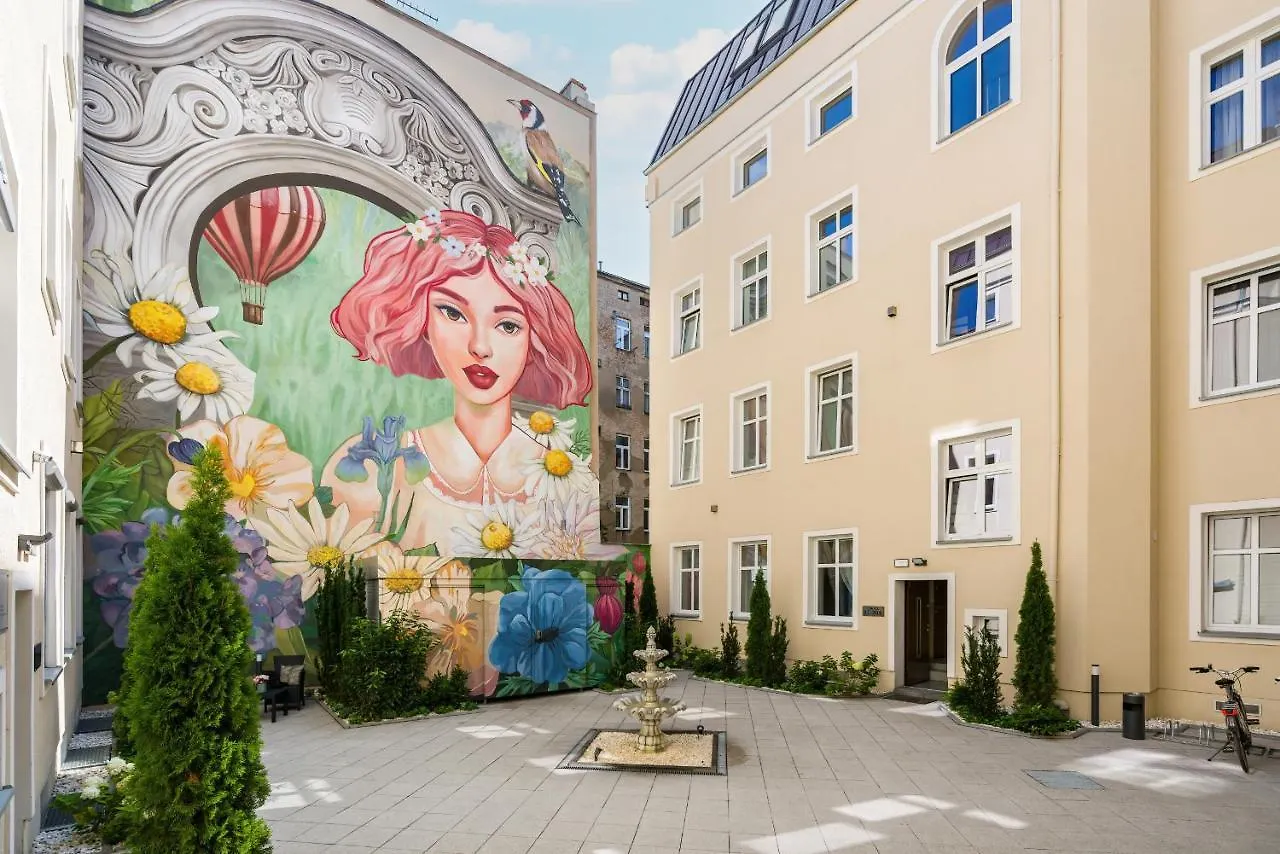 Komeda Apartment Hidden In Poznan Old Town By Noclegi Renters 0*,